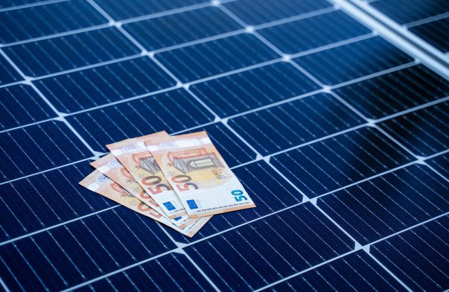 découvrez le coût d'installation des panneaux photovoltaïques et les facteurs qui influent sur les prix. comparez les offres et informez-vous sur les économies d'énergie possibles grâce à l'énergie solaire.