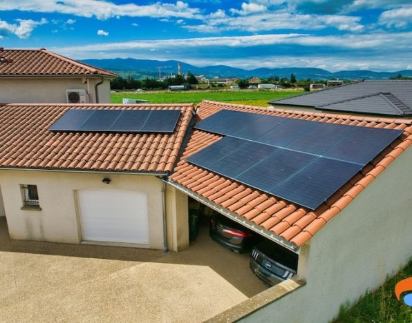 découvrez notre guide complet sur les panneaux photovoltaïques : fonctionnement, avantages, installation et conseils pour optimiser votre consommation d'énergie solaire. éclaircissez vos doutes et faites le choix éclairé d'une énergie durable.