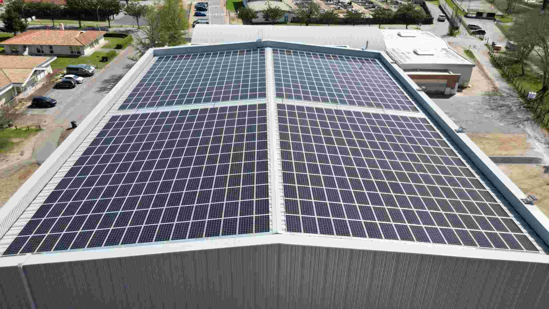 découvrez comment l'essor du solaire redéfinit le paysage des énergies renouvelables en 2023. explorez les dernières innovations, les avantages écologiques et économiques, ainsi que les perspectives d'avenir pour une transition énergétique réussie.