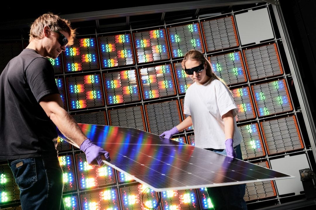 découvrez comment la pérovskite révolutionne l'énergie solaire grâce à ses propriétés uniques. explorez les dernières avancées technologiques et l'impact potentiel de cette matériau sur l'efficacité des panneaux solaires et la transition énergétique.