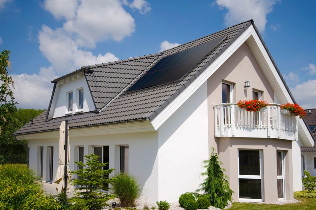 découvrez les nombreux avantages des panneaux photovoltaïques : réduction de votre facture d'électricité, impact environnemental minimal et valorisation de votre patrimoine. optez pour une énergie renouvelable et durable !