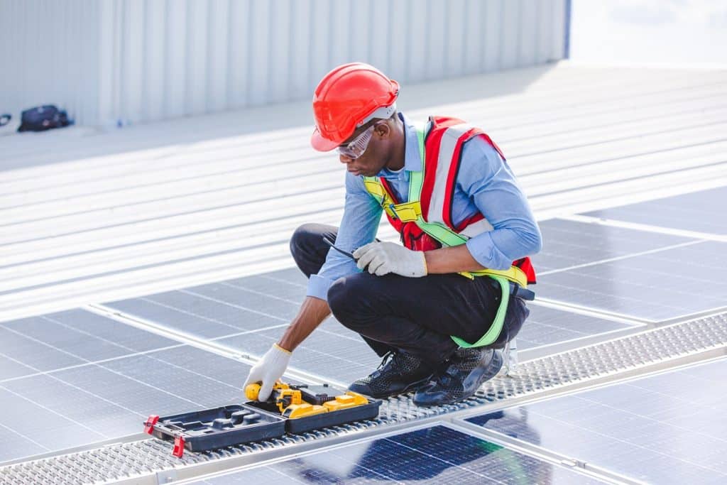 découvrez comment la grêle peut affecter vos panneaux photovoltaïques et apprenez des solutions pour protéger votre installation solaire. informez-vous sur les résultats des tests et les meilleures pratiques pour minimiser les dommages.