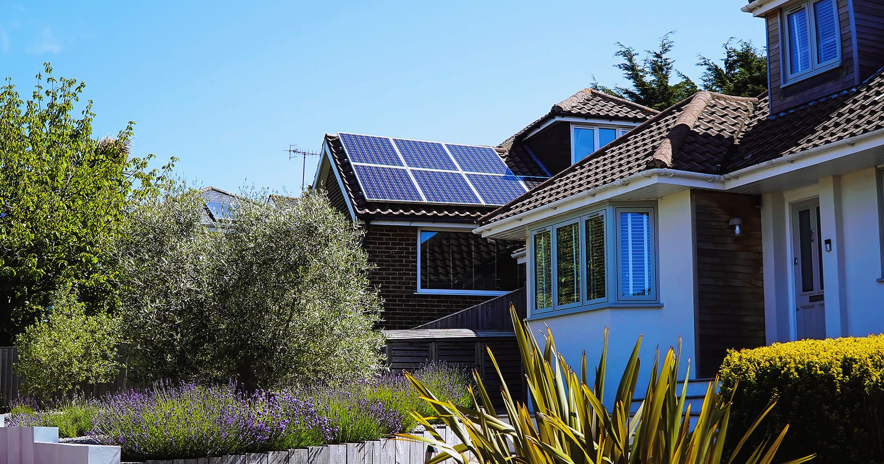 découvrez roi panneaux photovoltaïques, votre expert en solutions solaires. profitez d'énergies renouvelables, réduisez vos factures et contribuez à un avenir durable grâce à nos installations de panneaux photovoltaïques. demandez une étude personnalisée dès aujourd'hui!