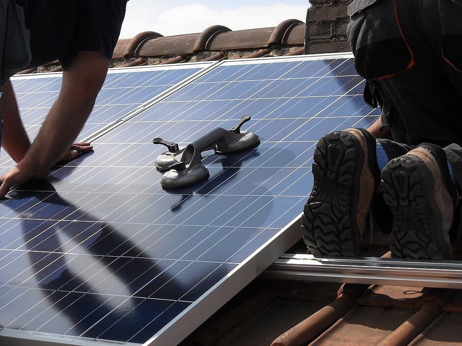 découvrez comment établir un budget efficace pour l'installation de panneaux photovoltaïques. obtenez des conseils pratiques sur le coût, les aides financières et les économies d'énergie grâce à cette solution écologique.