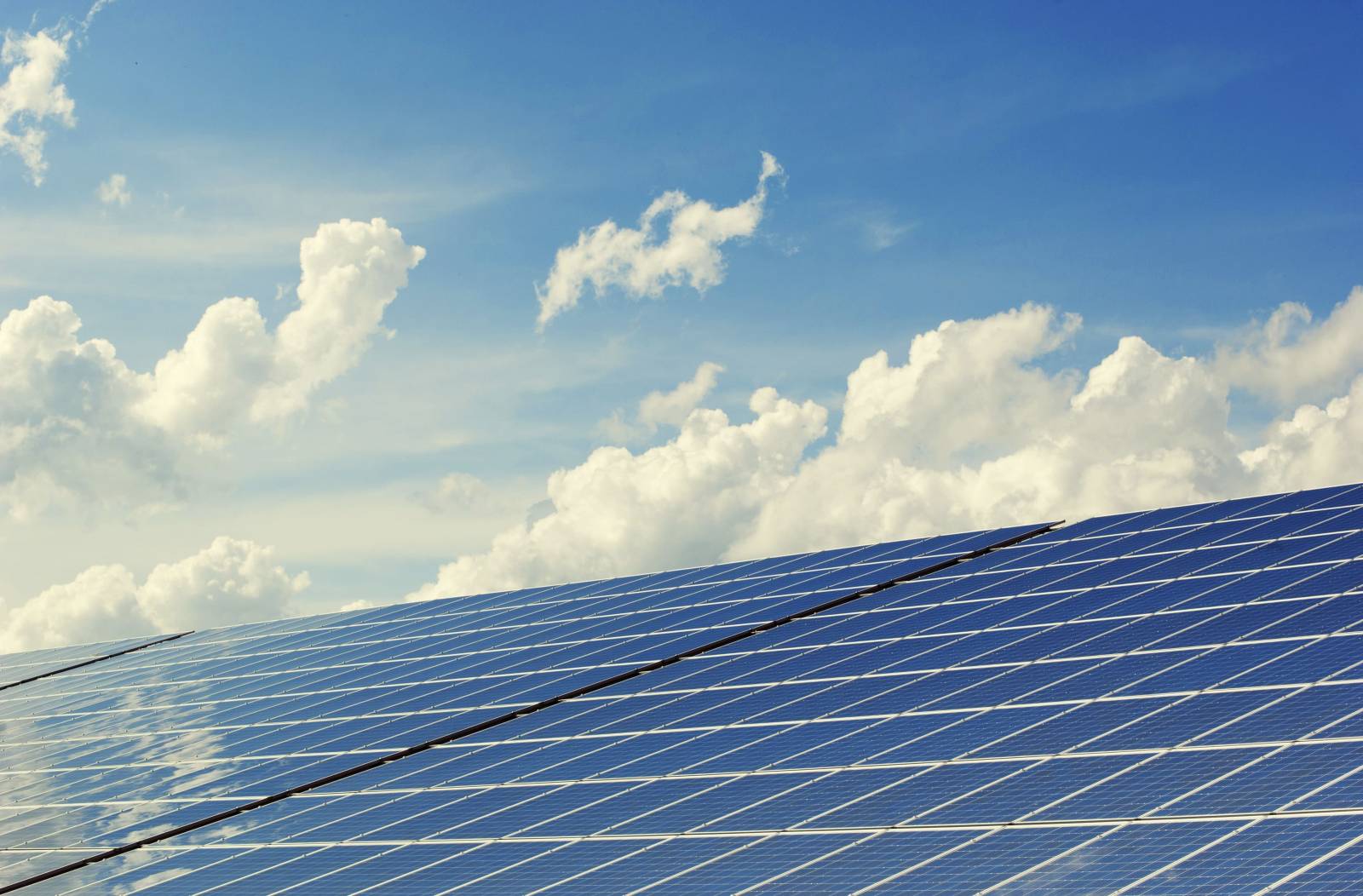 découvrez les prix des solutions solaires adaptées à vos besoins. comparez les offres, économisez sur vos factures d'énergie et explorez les avantages de l'énergie solaire pour un avenir durable.