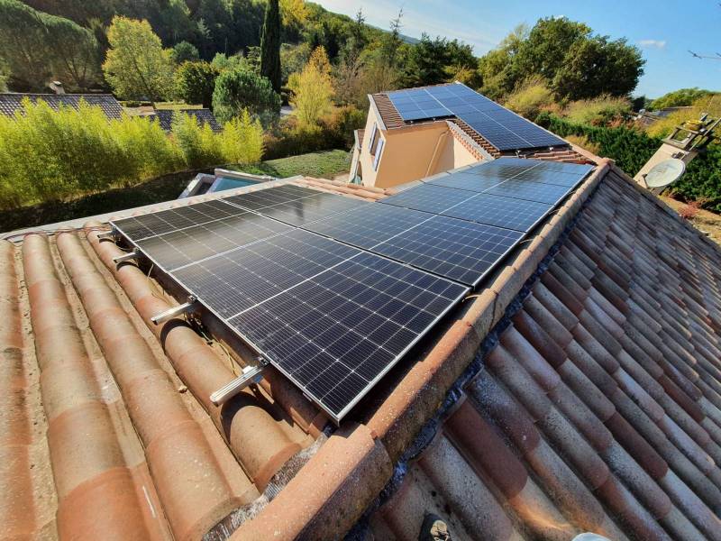découvrez les prix des panneaux photovoltaïques et apprenez comment investir dans l'énergie solaire peut réduire vos factures d'électricité tout en préservant l'environnement. obtenez des conseils pour choisir les meilleures options adaptées à votre budget.