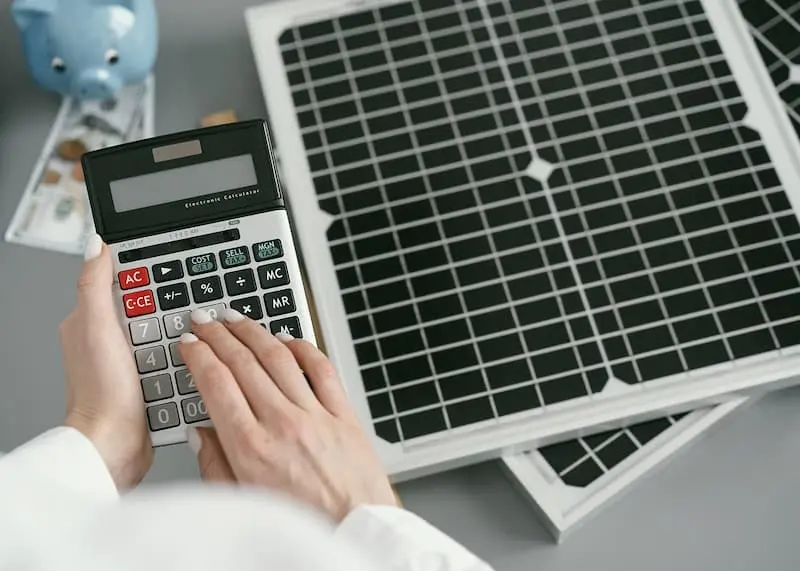 découvrez comment les panneaux solaires peuvent devenir une solution rentable pour votre maison. profitez des économies d'énergie et des avantages fiscaux tout en contribuant à la transition énergétique. informez-vous sur les meilleures options pour un investissement durable et rentable.
