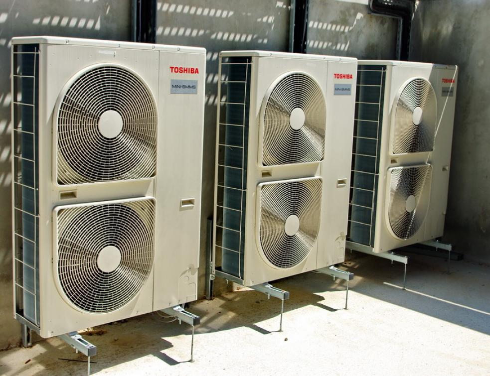 découvrez comment la climatisation peut également offrir des solutions de chaleur pour votre intérieur. optimisez votre confort tout au long de l'année avec nos systèmes de climatisation polyvalents, alliant efficacité énergétique et performances. profitez d'un climat agréable, été comme hiver.