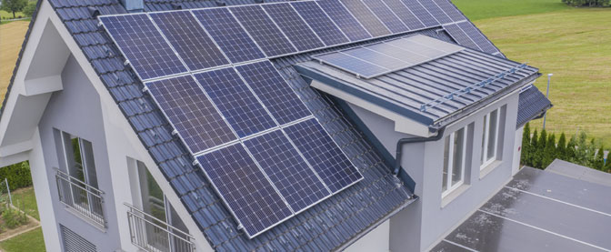 découvrez les différences entre les panneaux solaires photovoltaïques et thermiques. apprenez comment choisir le système qui répond le mieux à vos besoins énergétiques et environnementaux.