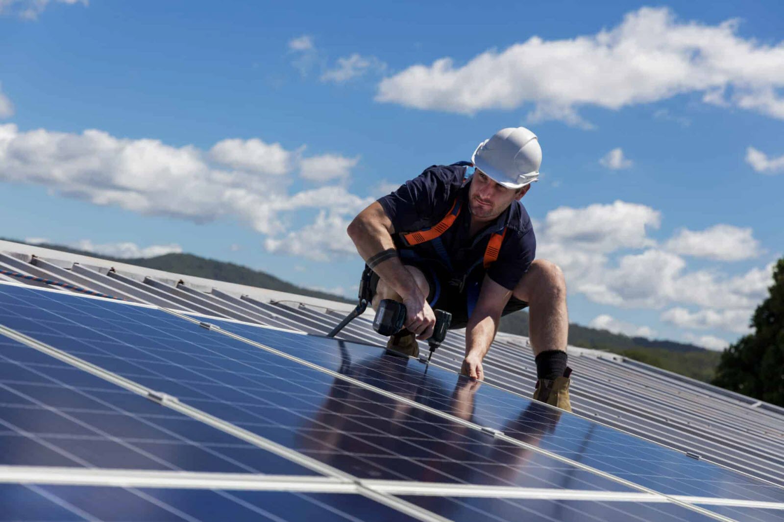 découvrez les différentes aides photovoltaïques disponibles pour faciliter l'installation de panneaux solaires. maximisez vos économies d'énergie grâce à nos conseils sur les subventions, crédits d'impôt et autres soutiens financiers pour rendre votre transition énergétique plus accessible.