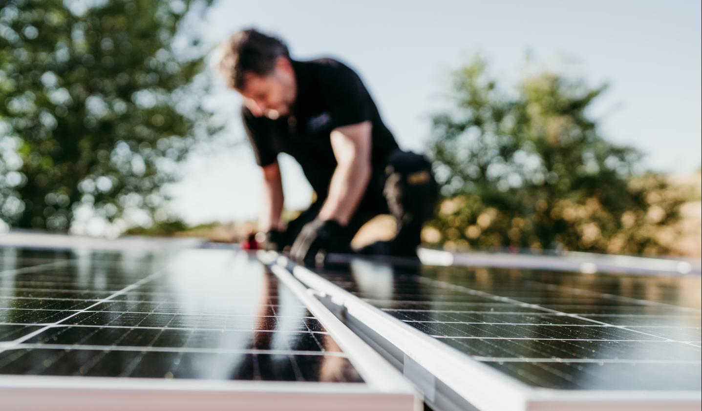 découvrez le coût d'installation d'un système photovoltaïque de 3 kwc. explorez les facteurs influençant le prix, les subventions disponibles et les économies d'énergie possibles grâce à cette solution solaire éco-responsable.