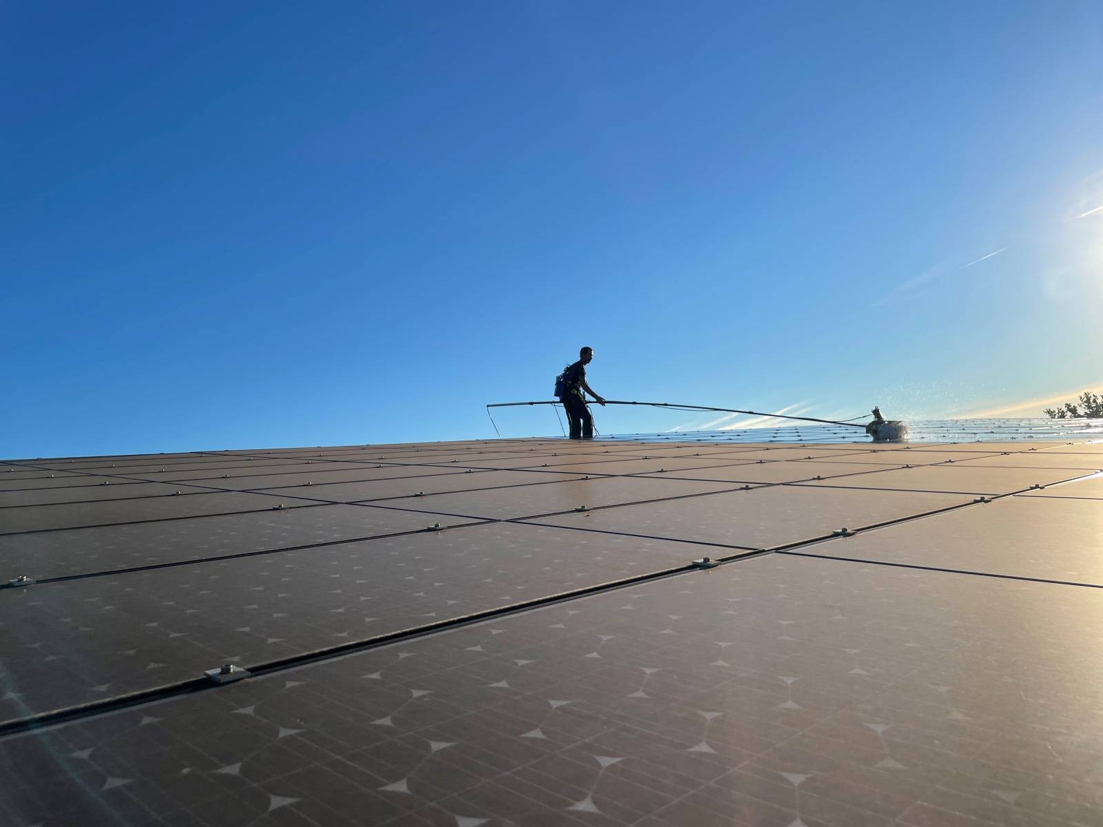 besoin d'aide pour le dépannage de vos panneaux photovoltaïques ? notre équipe d'experts est à votre service pour diagnostiquer et réparer vos installations solaires rapidement et efficacement. profitez d'une énergie propre et renouvelable sans interruption !