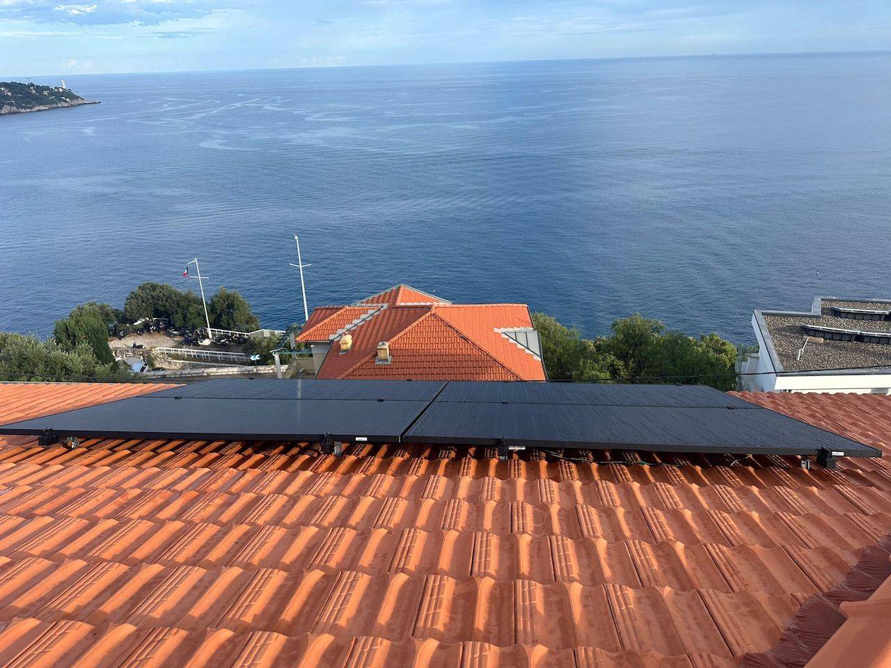 découvrez nos panneaux photovoltaïques à nice, une solution écologique et économique pour produire votre propre électricité. profitez du soleil niçois tout en réduisant votre facture d'énergie et votre empreinte carbone. contactez-nous pour un devis personnalisé et commencez votre transition énergétique dès aujourd'hui !
