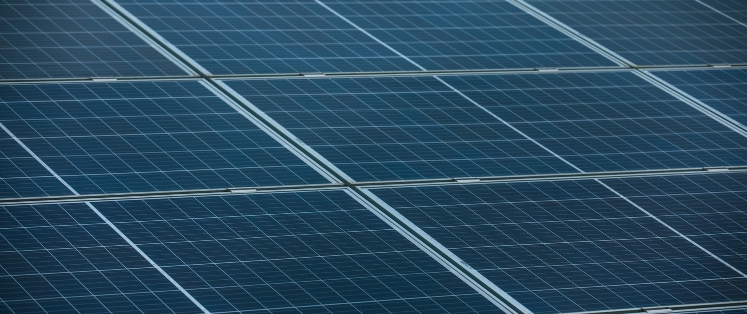 découvrez tout ce qu'il faut savoir sur le coût des panneaux photovoltaïques. obtenez des informations précises sur les prix, les subventions disponibles et les économies d'énergie à long terme pour investir dans une énergie renouvelable durable.