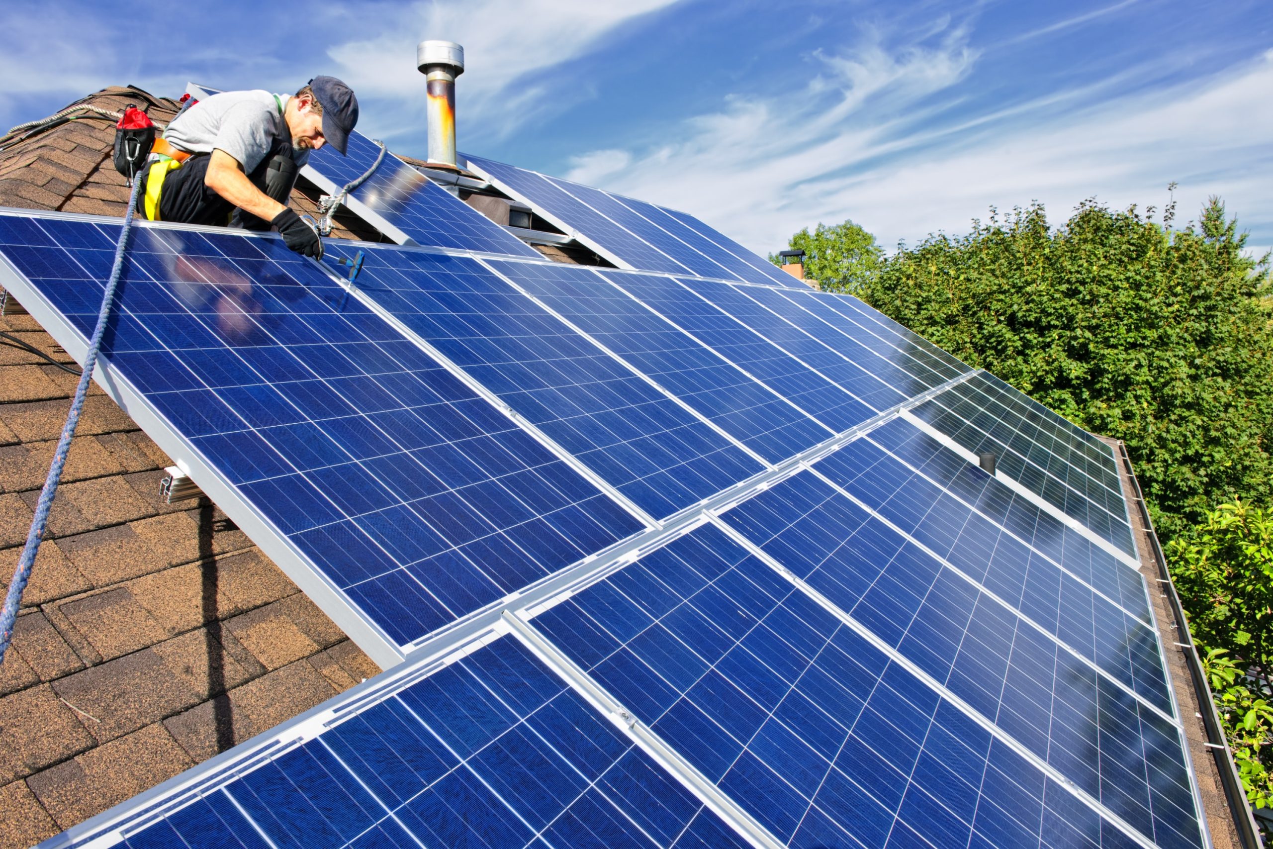 découvrez les prix des panneaux photovoltaïques et optimisez vos économies d'énergie. comparez les offres et trouvez la solution solaire adaptée à vos besoins tout en contribuant à la transition écologique.