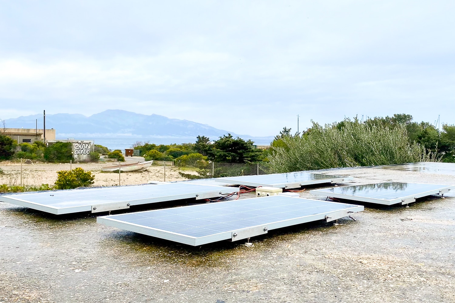 découvrez comment les panneaux photovoltaïques peuvent vous aider à atteindre l'autonomie énergétique, réduire vos factures d'électricité et contribuer à la protection de l'environnement grâce à une source d'énergie renouvelable et durable.