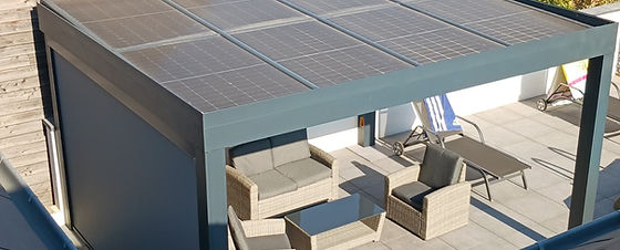 découvrez les avantages des panneaux photovoltaïques installés sur des pergolas. optimisez votre espace extérieur tout en produisant une énergie propre et renouvelable. idéal pour allier confort et écologie, cette solution vous permet de profiter de l'ombre tout en réduisant vos factures d'électricité.