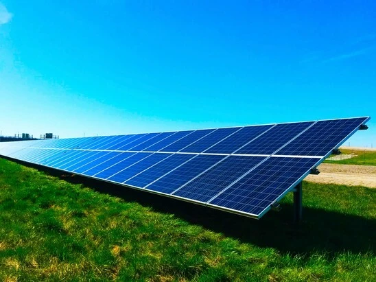 découvrez les nombreux avantages des panneaux photovoltaïques à perpignan. optimisez votre consommation d'énergie, réduisez vos factures et contribuez à la protection de l'environnement grâce à une source d'énergie renouvelable et performante.