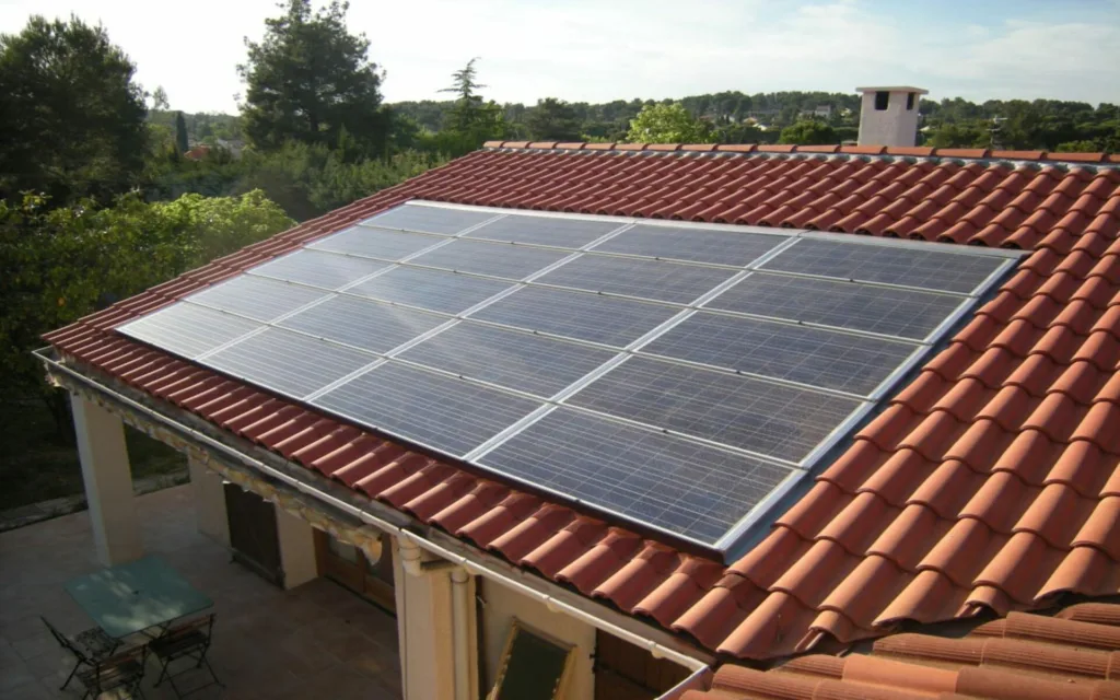 découvrez tout ce qu'il faut savoir sur le coût de l'énergie liée aux panneaux solaires. analysez les investissements, les économies potentielles et l'impact environnemental pour faire le choix qui vous convient. optimisez votre consommation énergétique dès aujourd'hui !