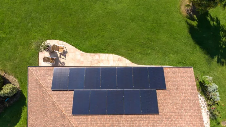 découvrez le coût d'entretien des panneaux photovoltaïques et apprenez à optimiser leur performance tout en maîtrisant vos dépenses. informez-vous sur les services indispensables pour prolonger la durée de vie de vos installations solaires.