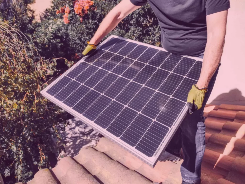 découvrez notre guide complet sur les panneaux solaires 220v : installation, avantages, conseils d'achat et astuces pour optimiser votre production d'énergie solaire.