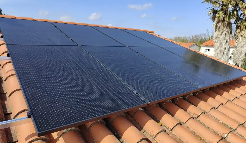 découvrez les avantages des panneaux photovoltaïques pour produire de l'énergie renouvelable, réduire vos factures d'électricité et contribuer à la protection de l'environnement. informez-vous sur les technologies disponibles, les aides financières et l'installation de systèmes solaires chez vous.