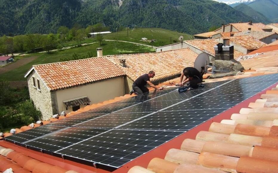 découvrez nos solutions de panneaux photovoltaïques à perpignan pour réduire votre facture d'énergie et contribuer à une meilleure planète. profitez d'une installation professionnelle et d'un accompagnement sur mesure.