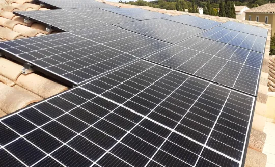 découvrez les panneaux photovoltaïques, une solution écologique et économique pour produire votre propre énergie solaire. profitez d'une installation efficace et d'économies significatives sur vos factures d'électricité tout en contribuant à la protection de l'environnement.