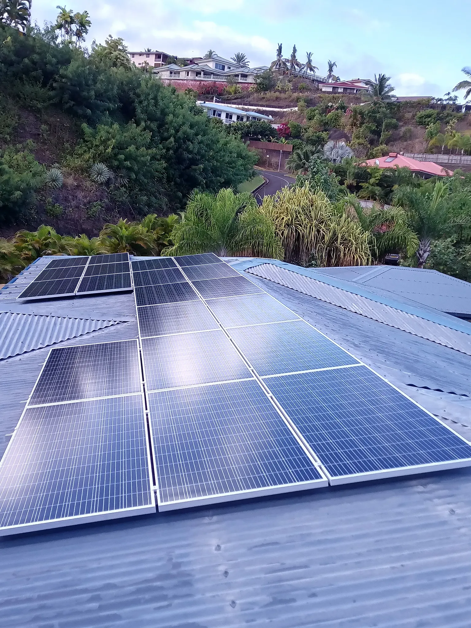 découvrez les prix des panneaux solaires à tahiti : comparez les offres, trouvez des solutions adaptées à vos besoins énergétiques et faites des économies tout en préservant l'environnement.