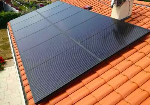découvrez tout ce qu'il faut savoir sur les prix des panneaux solaires : comparez les coûts, les aides disponibles et optimisez votre investissement pour une énergie durable et économique.