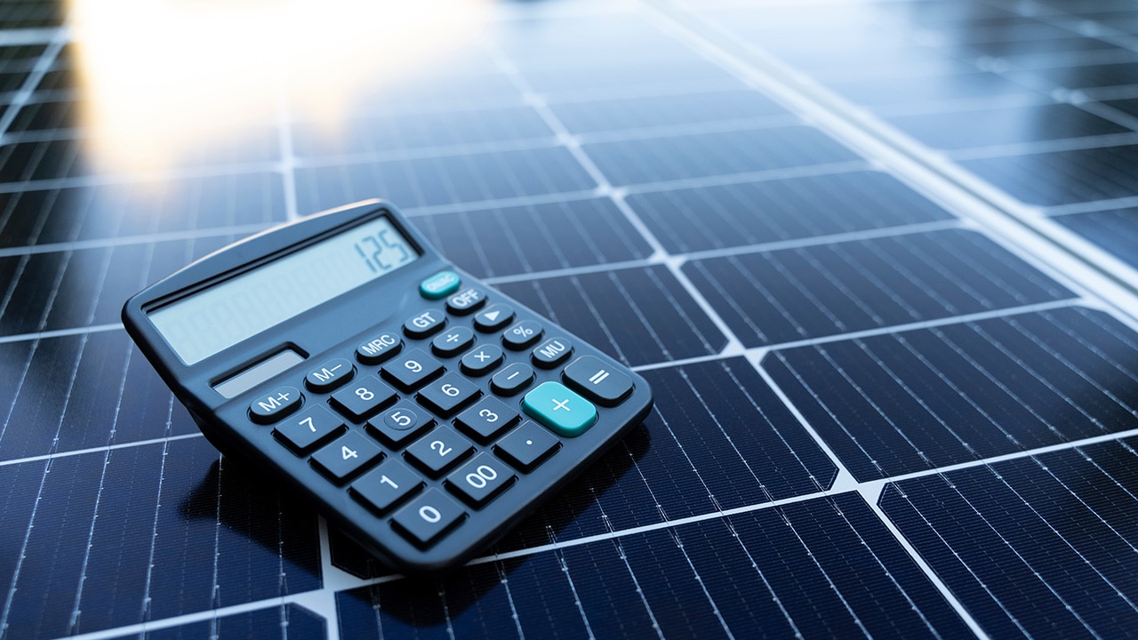 découvrez comment revendre l'électricité générée par vos panneaux photovoltaïques. profitez des avantages financiers tout en contribuant à une énergie durable grâce à nos conseils et astuces sur la revente d'électricité.