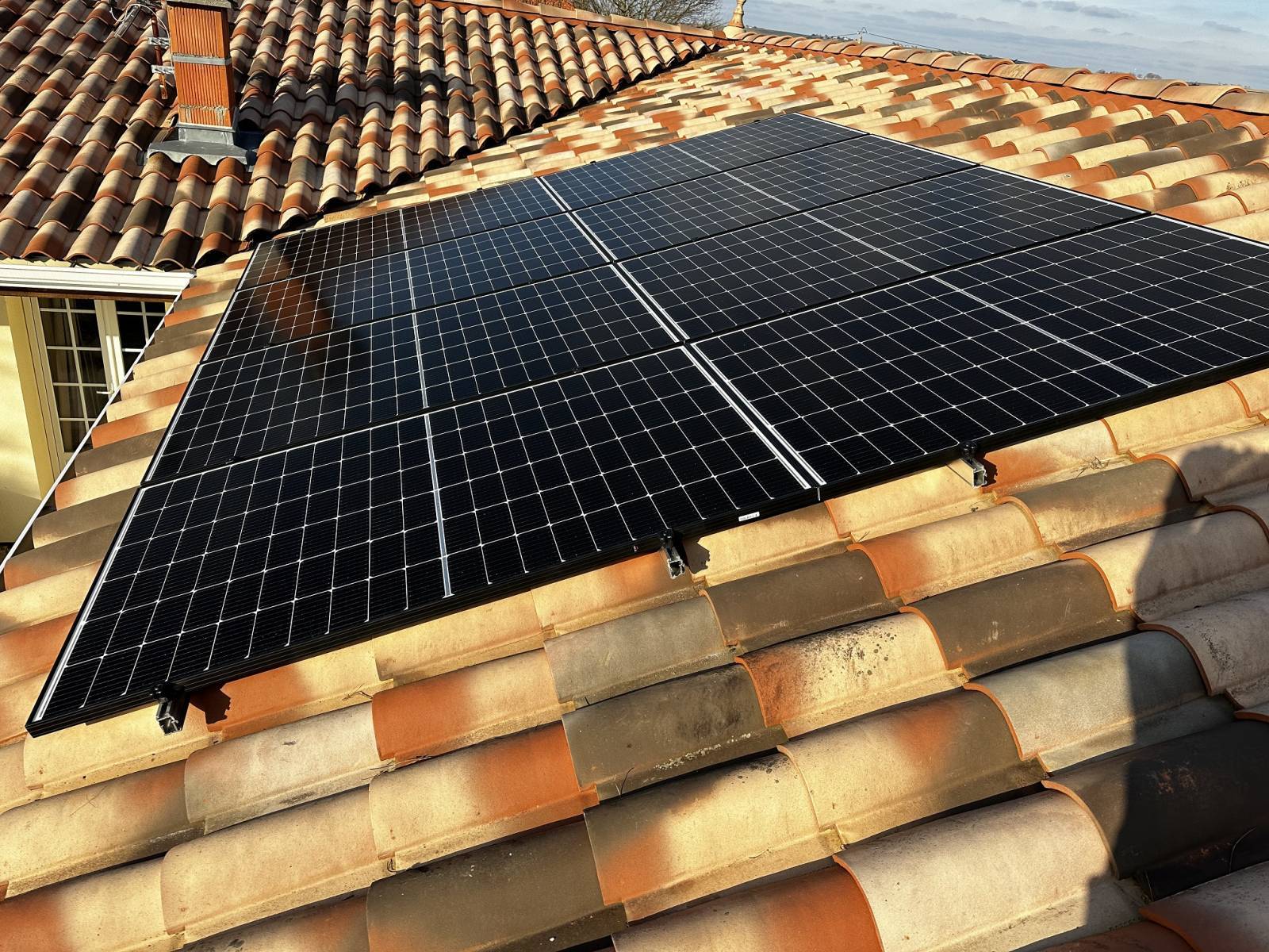 découvrez les tarifs des panneaux photovoltaïques en 2023. comparez les prix, profitez des subventions et choisissez la meilleure option pour produire de l'énergie verte tout en réduisant vos factures d'électricité.