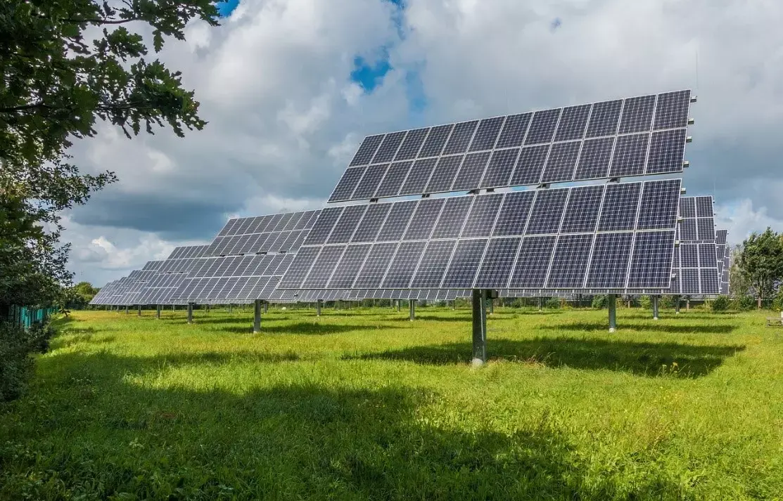 découvrez comment la valorisation immobilière grâce aux panneaux solaires peut augmenter la valeur de votre propriété tout en contribuant à la transition énergétique. optimisez votre investissement immobilier avec des solutions durables et performantes.