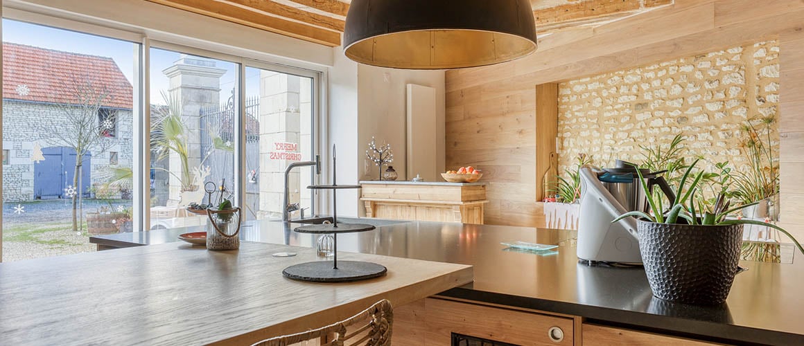 découvrez des astuces écologiques pour transformer votre cuisine en un espace durable et respectueux de l'environnement. adoptez des pratiques simples pour réduire le gaspillage, choisir des ingrédients locaux et minimiser votre empreinte carbone tout en savourant de délicieuses recettes.