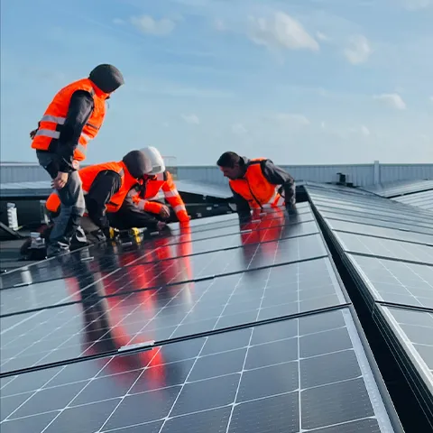 découvrez comment choisir le meilleur installateur de panneaux solaires pour votre projet. comparez les offres, vérifiez les certifications, et assurez-vous de bénéficier d'une installation efficace et durable tout en réduisant vos factures d'énergie.