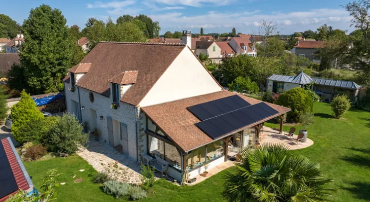 découvrez le coût des panneaux solaires au mètre carré et informez-vous sur les facteurs influençant le prix. optimisez votre investissement dans l'énergie renouvelable grâce à nos conseils et estimations.