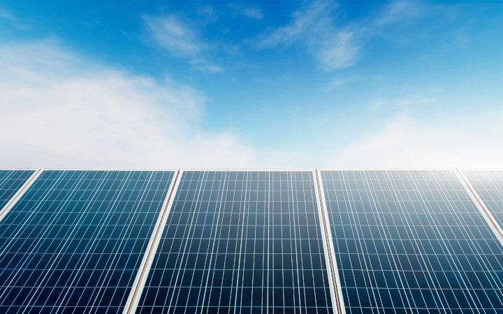 découvrez le coût du recyclage des panneaux solaires et son impact sur l'environnement. informez-vous sur les options disponibles et les avantages économiques du recyclage dans le secteur de l'énergie renouvelable.
