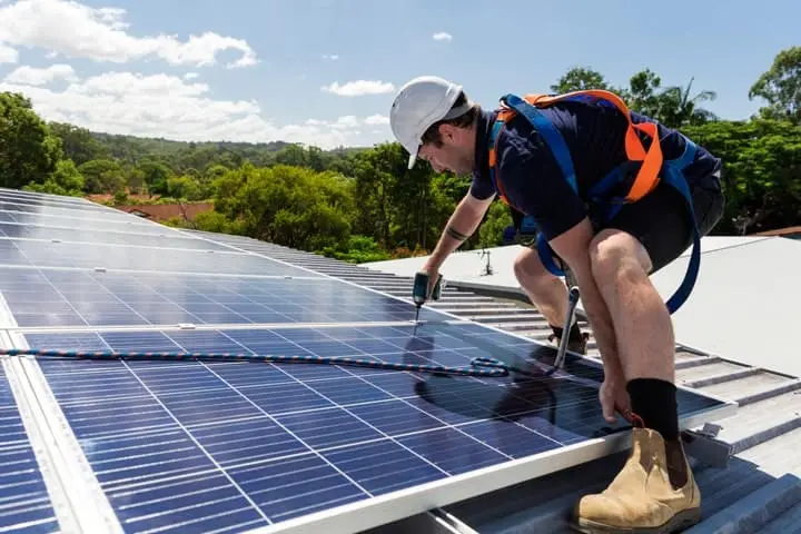 découvrez notre guide complet pour l'installation de panneaux photovoltaïques. apprenez les étapes essentielles, les conseils d'experts et les meilleures pratiques pour profiter d'une énergie solaire optimale chez vous.