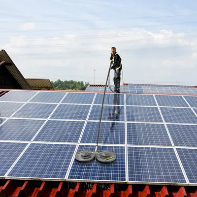 découvrez les tarifs compétitifs pour le nettoyage de vos panneaux photovoltaïques et maximisez leur efficacité. profitez d'un service professionnel pour entretenir vos installations solaires et assurer une performance optimale tout au long de l'année.