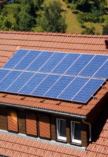 découvrez les prix des panneaux solaires en france et comparez les options pour économiser sur votre facture d'électricité. informez-vous sur les subventions, aides disponibles et les avantages de l'énergie solaire pour un avenir durable.