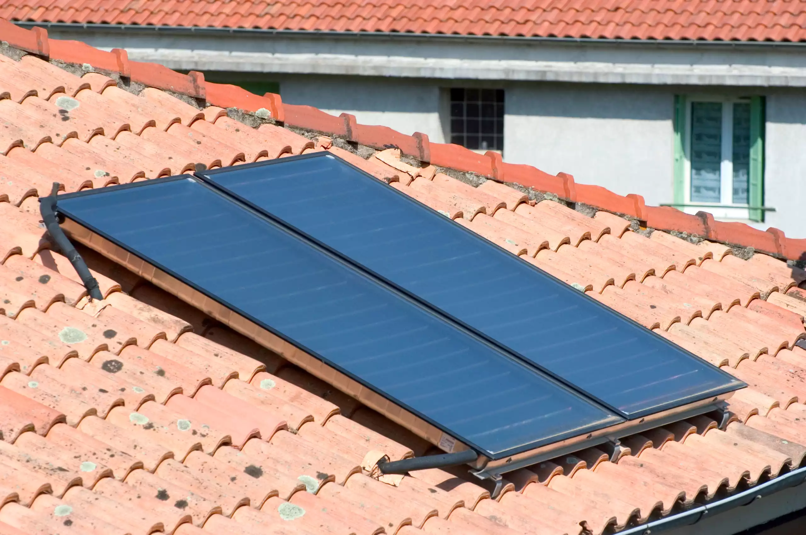 découvrez les prix des chauffe-eaux solaires et trouvez la solution idéale pour économiser de l'énergie et réduire votre facture d'eau chaude. comparez les modèles, les coûts d'installation et les avantages écologiques.