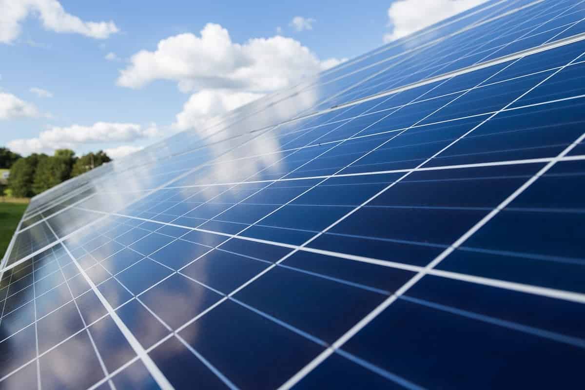 découvrez les prix des panneaux photovoltaïques et comparez les offres pour économiser sur votre facture d'électricité. informez-vous sur les subventions et aides disponibles pour rendre votre transition vers l'énergie solaire plus abordable.