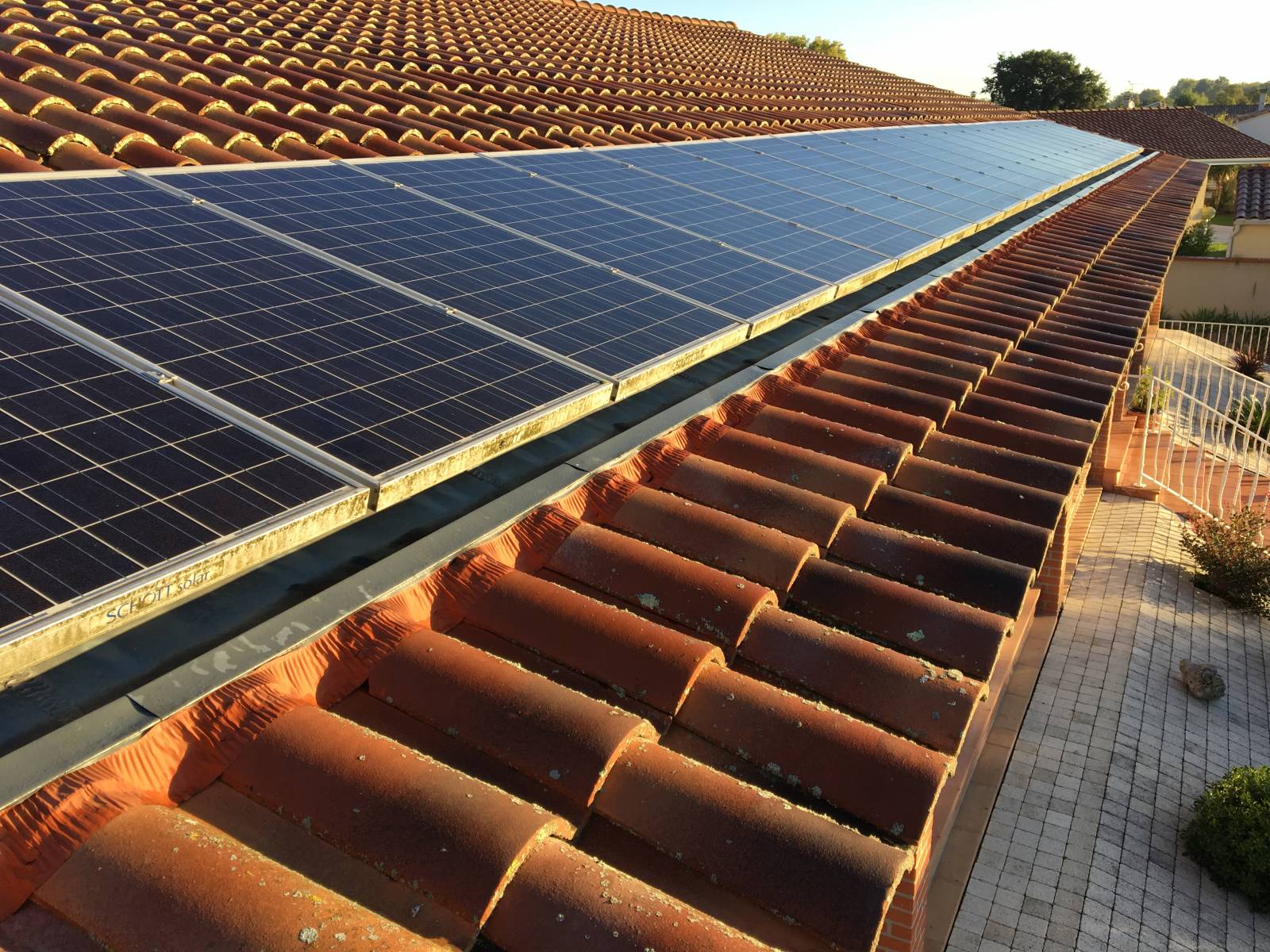 découvrez tout ce qu'il faut savoir sur la taxe d'aménagement liée aux panneaux photovoltaïques. informez-vous sur les exonérations, les taux applicables et les démarches à suivre pour optimiser votre installation solaire en toute légalité.