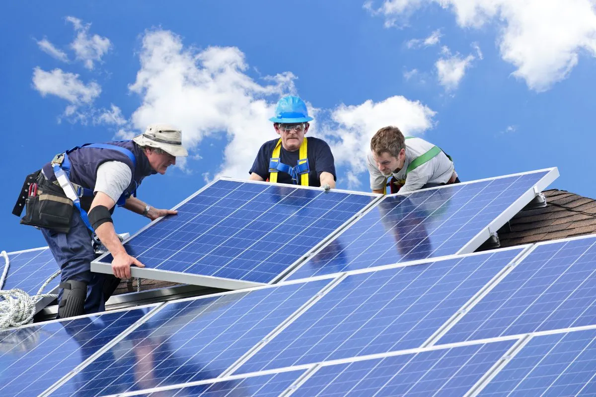 découvrez comment calculer la surface idéale pour vos panneaux photovoltaïques afin d'optimiser la production d'énergie solaire. suivez nos conseils pour maximiser l'efficacité de votre installation et réduire vos factures d'électricité.