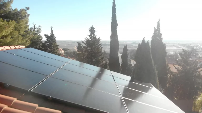 découvrez notre guide complet sur les panneaux solaires rentables. apprenez à maximiser votre investissement, réduire vos factures d'énergie et contribuer à un avenir durable grâce à l'énergie solaire. informez-vous sur les types de panneaux, leur installation et les aides disponibles pour rentabiliser votre projet.
