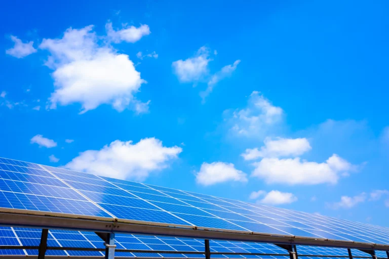 découvrez notre service d'installation de panneaux photovoltaïques en normandie. bénéficiez d'une énergie renouvelable et économisez sur vos factures tout en préservant l'environnement. contactez-nous pour un devis personnalisé !
